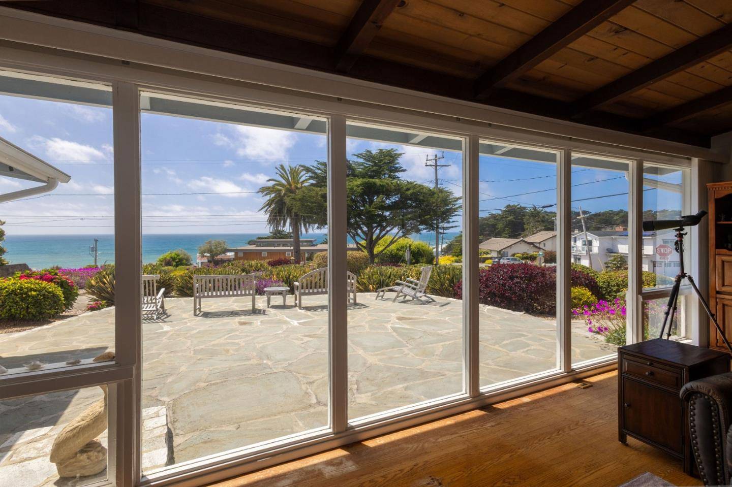 Moss Beach, CA 94038,816 Park AVE