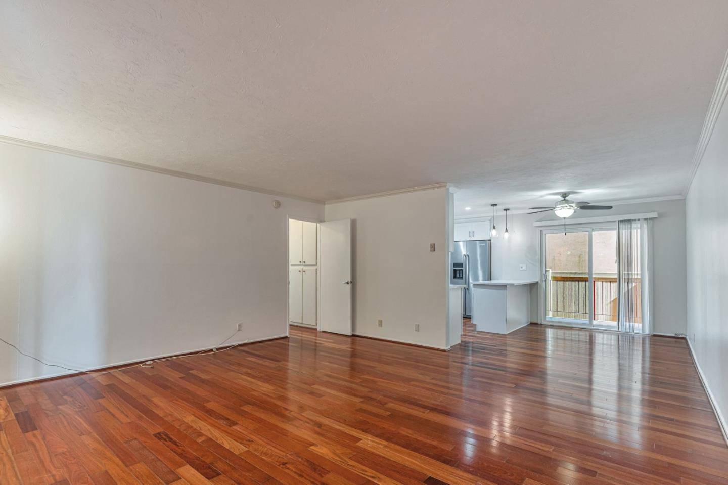 Long Beach, CA 90814,382 Coronado AVE 102