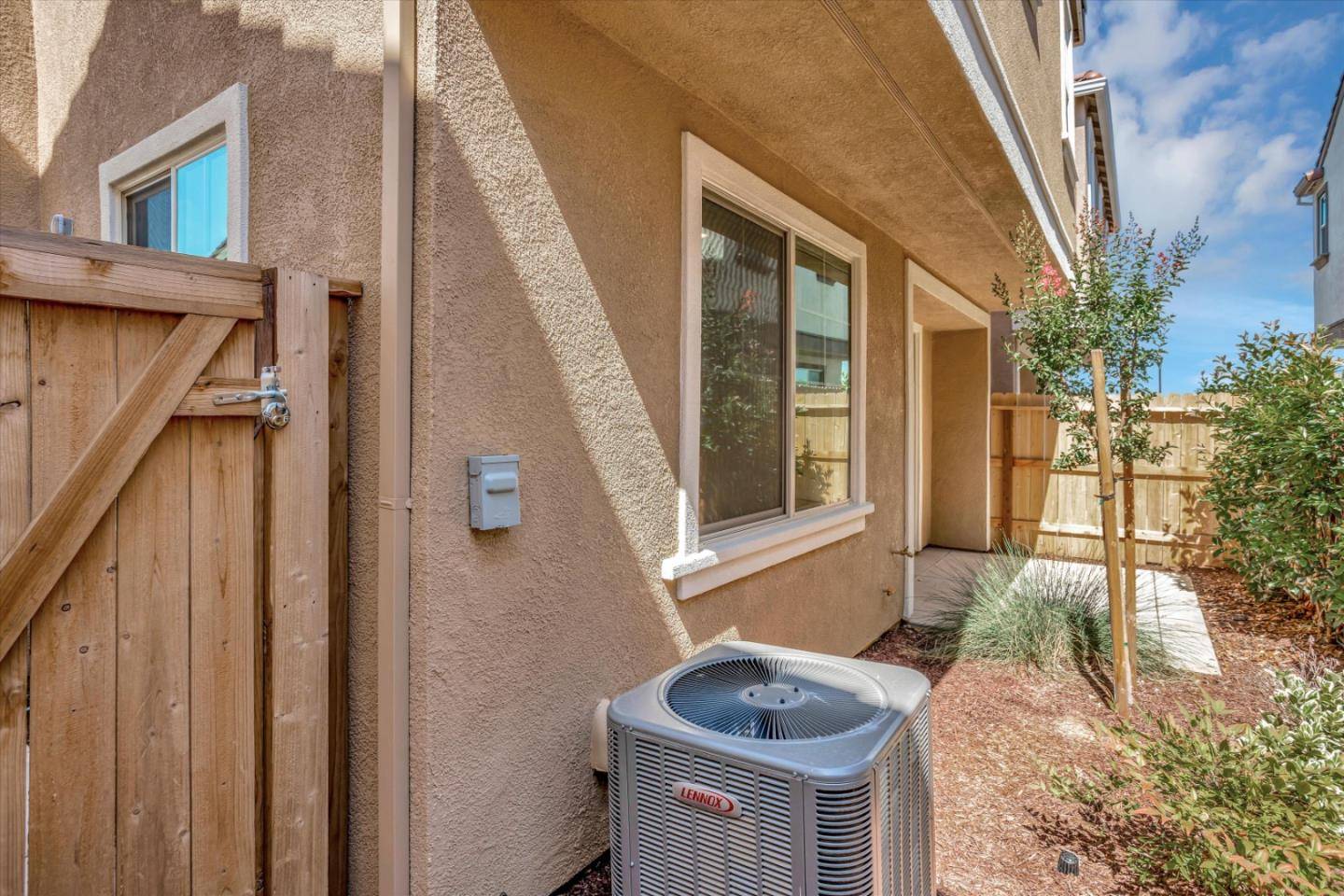 Elk Grove, CA 95757,10466 Oboe WAY