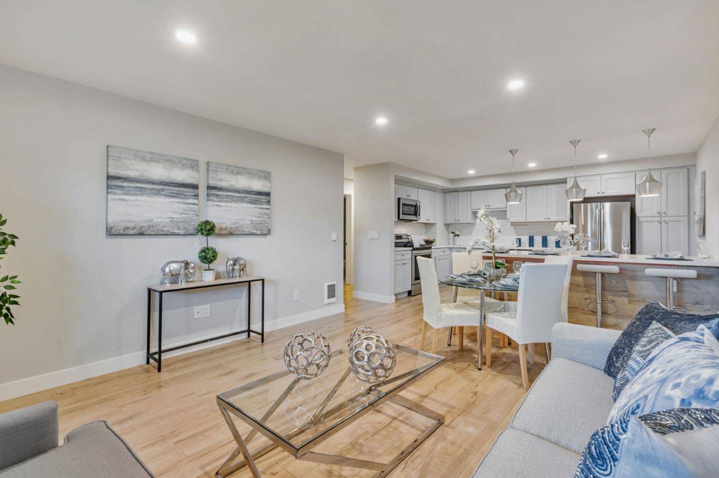Santa Clara, CA 95051,1720 Halford AVE 124