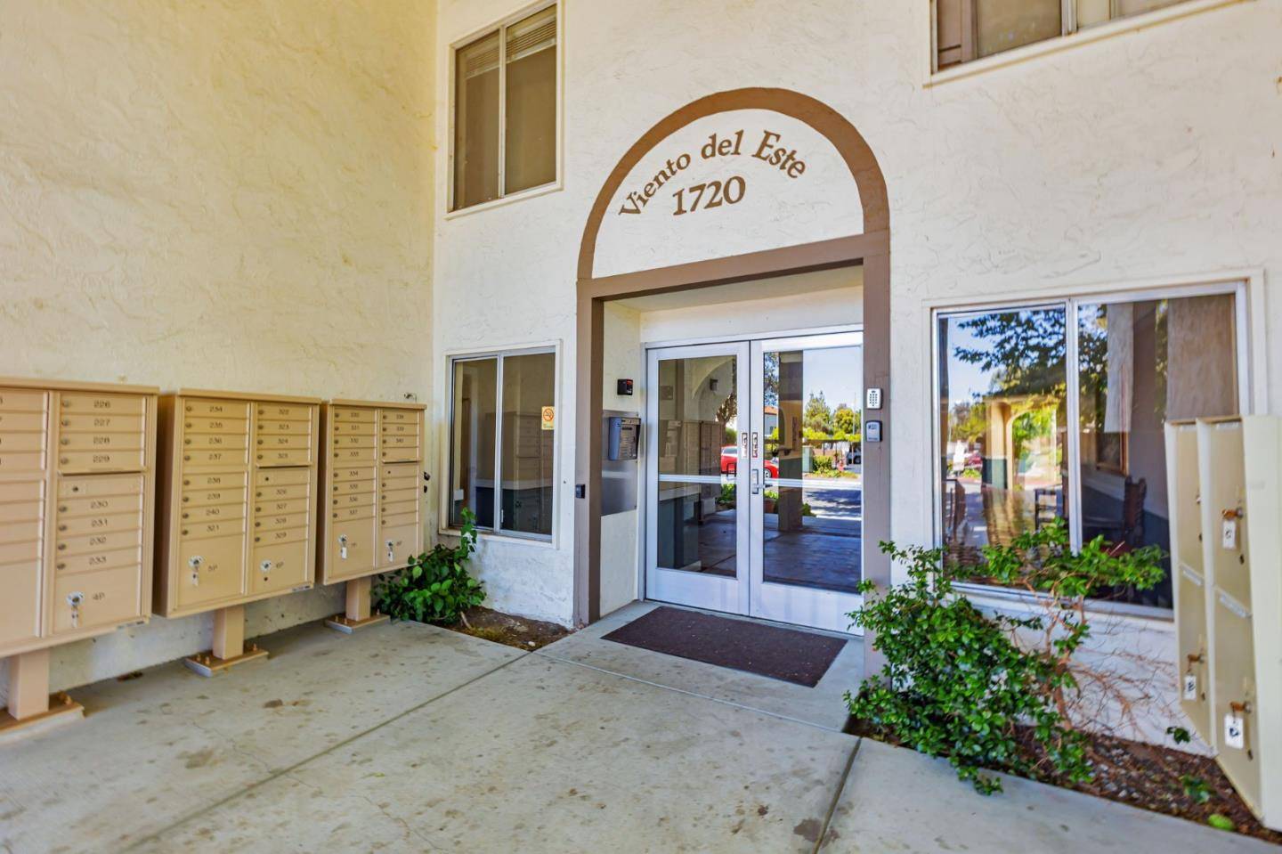 Santa Clara, CA 95051,1720 Halford AVE 124