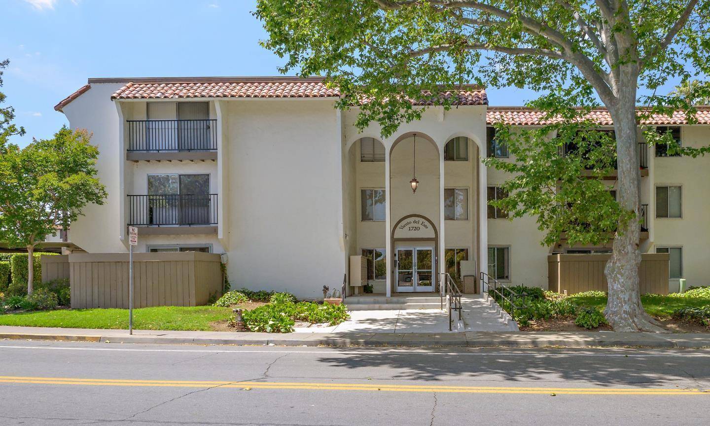 Santa Clara, CA 95051,1720 Halford AVE 124