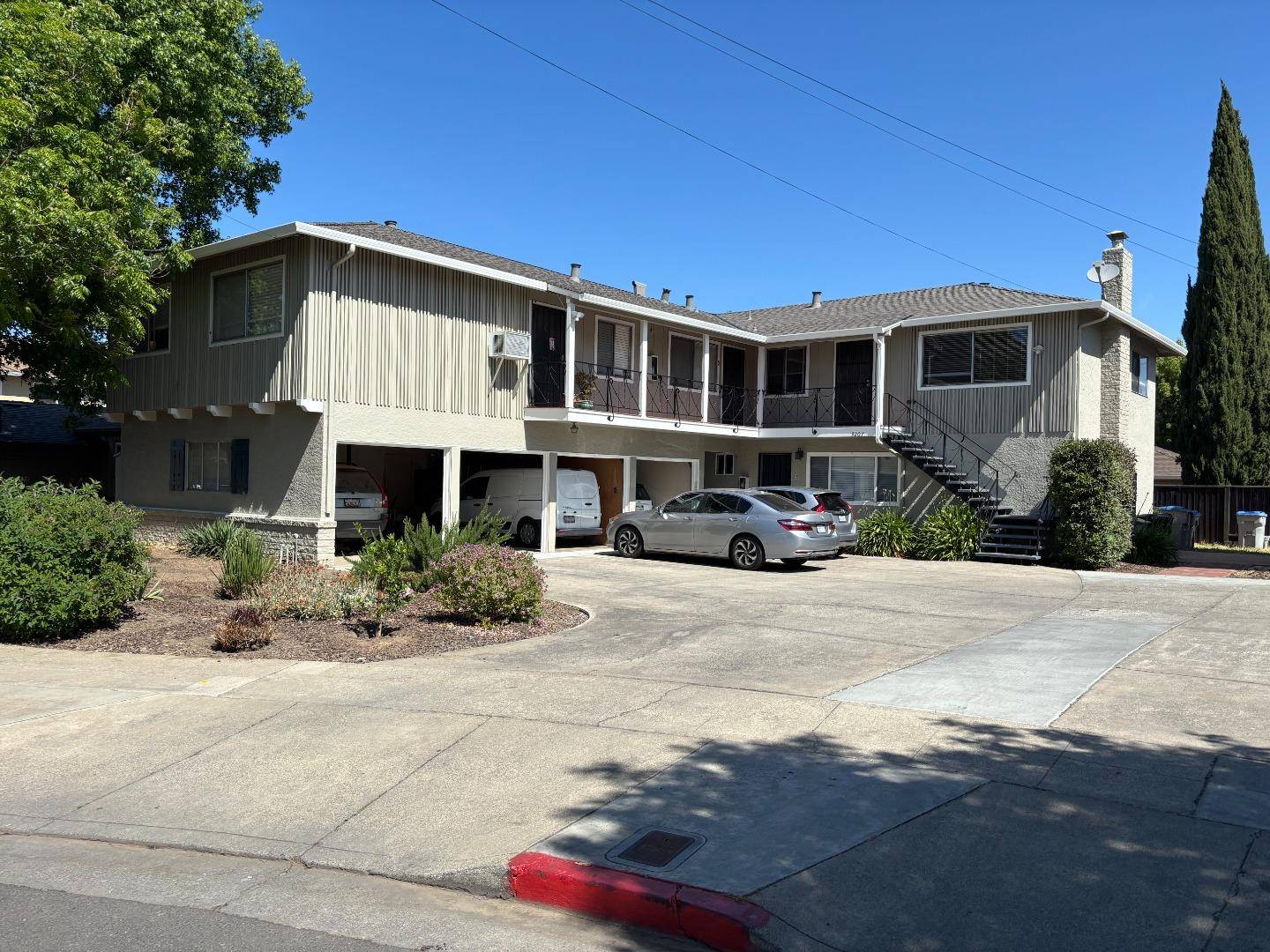 San Jose, CA 95117,3203 Myles CT