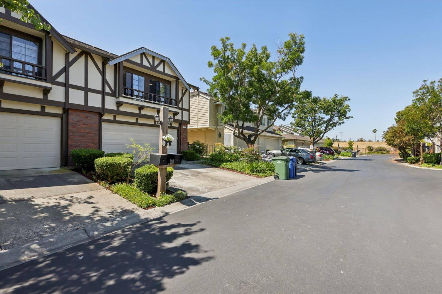 Milpitas, CA 95035,270 Ontario RD