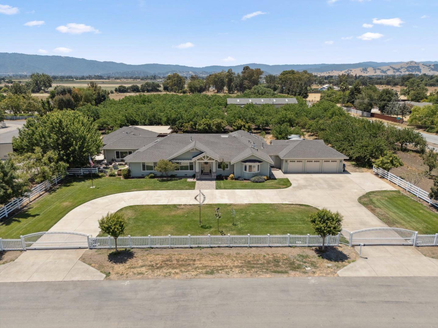 Gilroy, CA 95020,9885 Wilford WAY