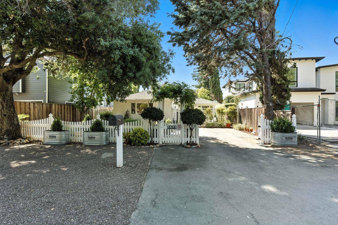 Redwood City, CA 94061,1422 W Selby LN