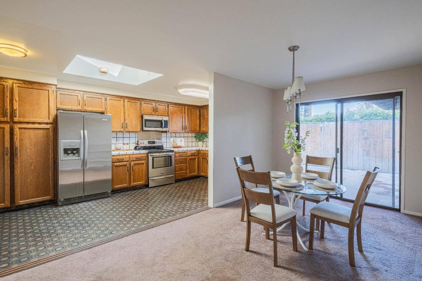 Salinas, CA 93901,330 Woodside DR 124