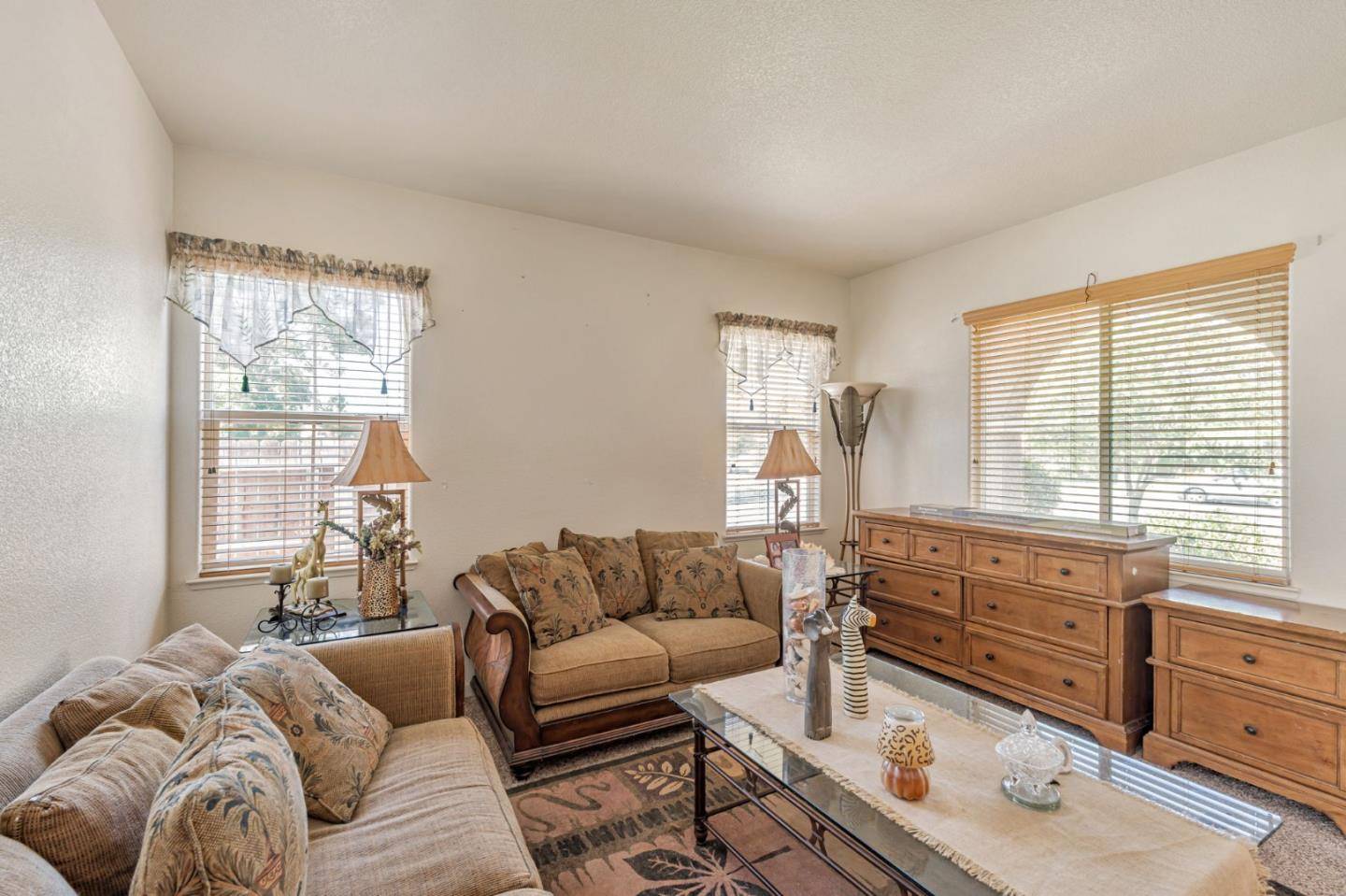 Los Banos, CA 93635,367 Sunburst ST