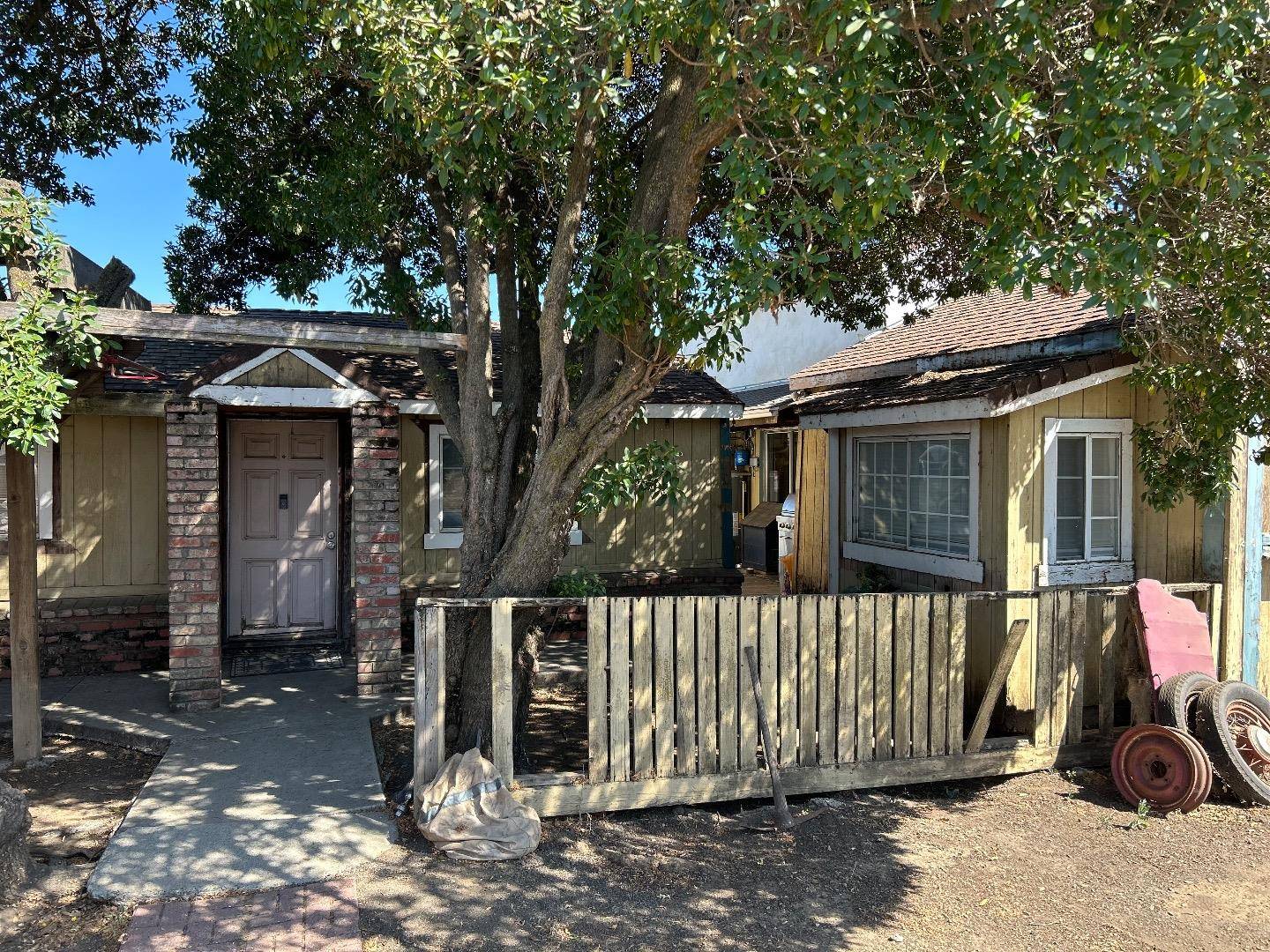 Gilroy, CA 95020,2160 Pacheco Pass HWY