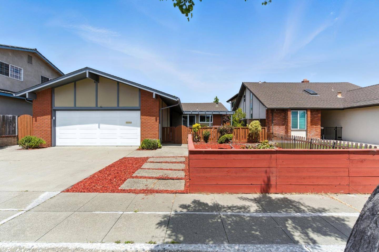 Alameda, CA 94502,1017 Island DR
