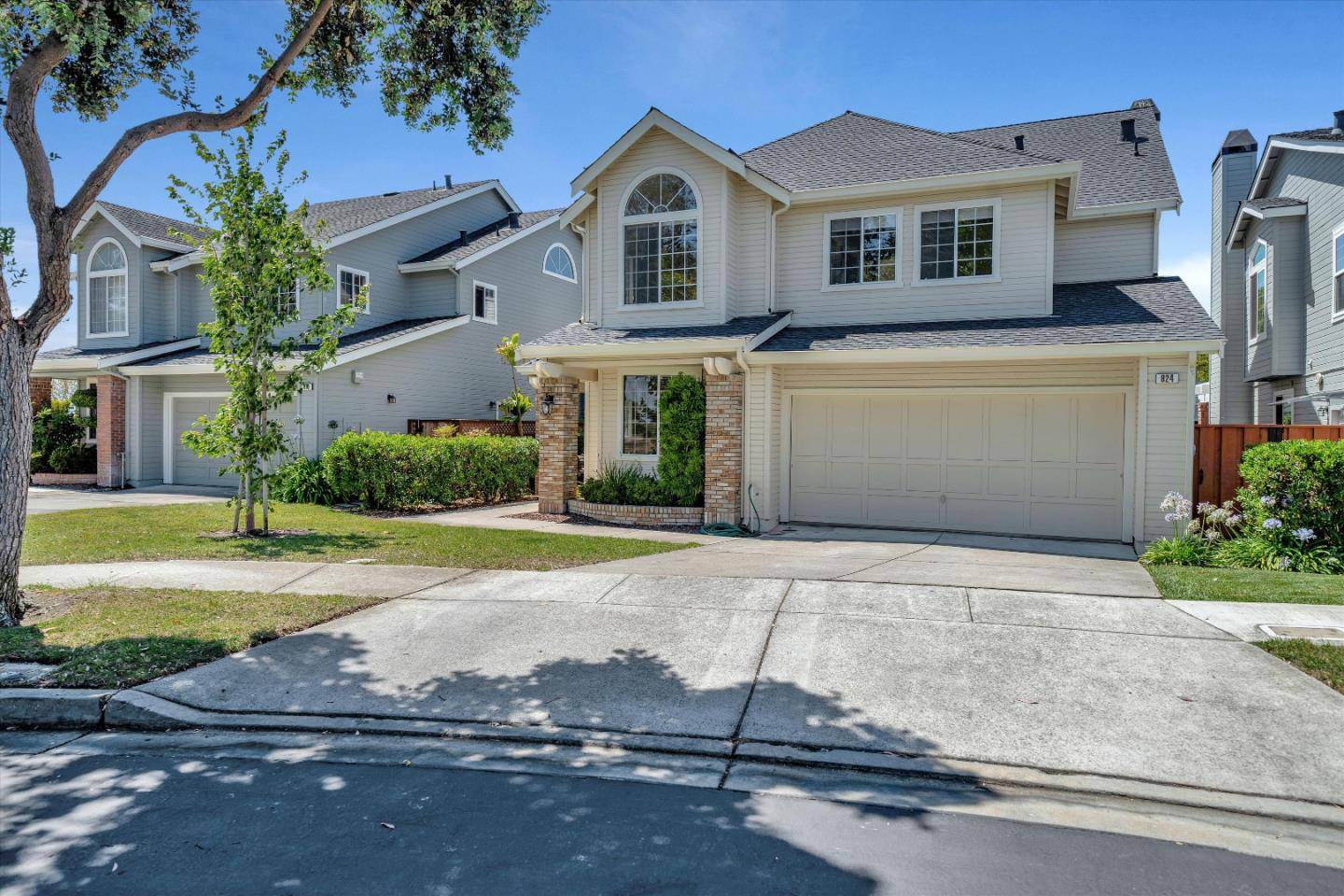 Redwood City, CA 94065,824 Bay Harbour DR