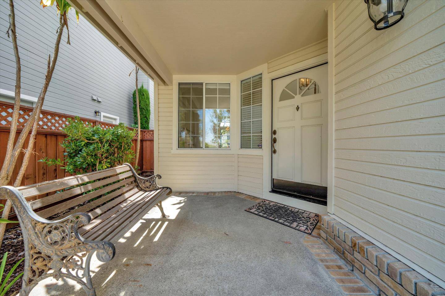 Redwood City, CA 94065,824 Bay Harbour DR