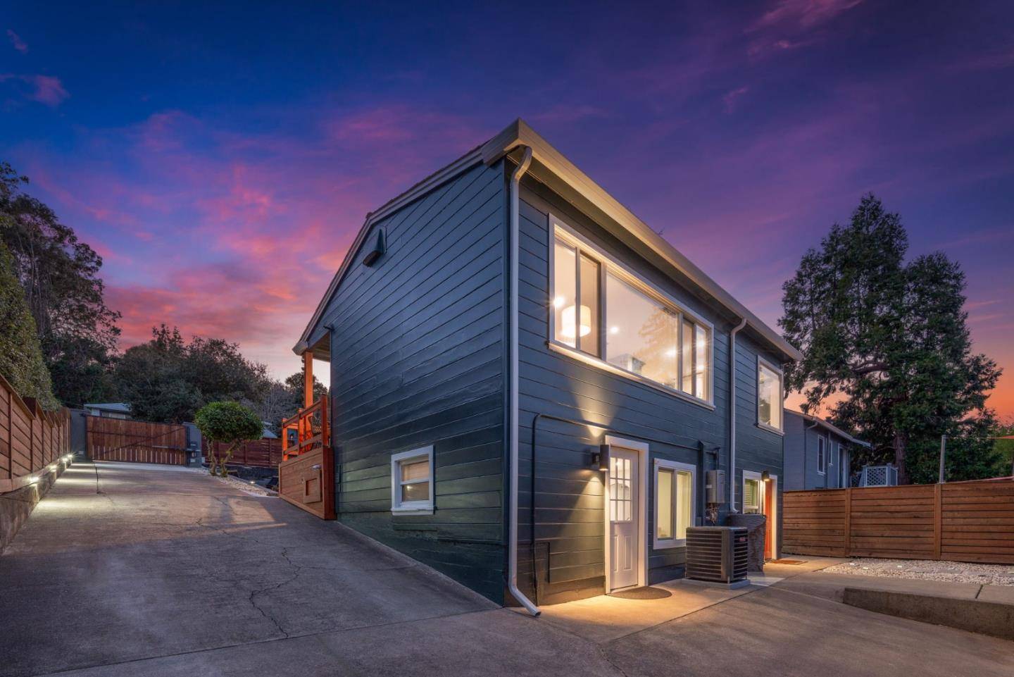 Oakland, CA 94605,8124 Greenly DR