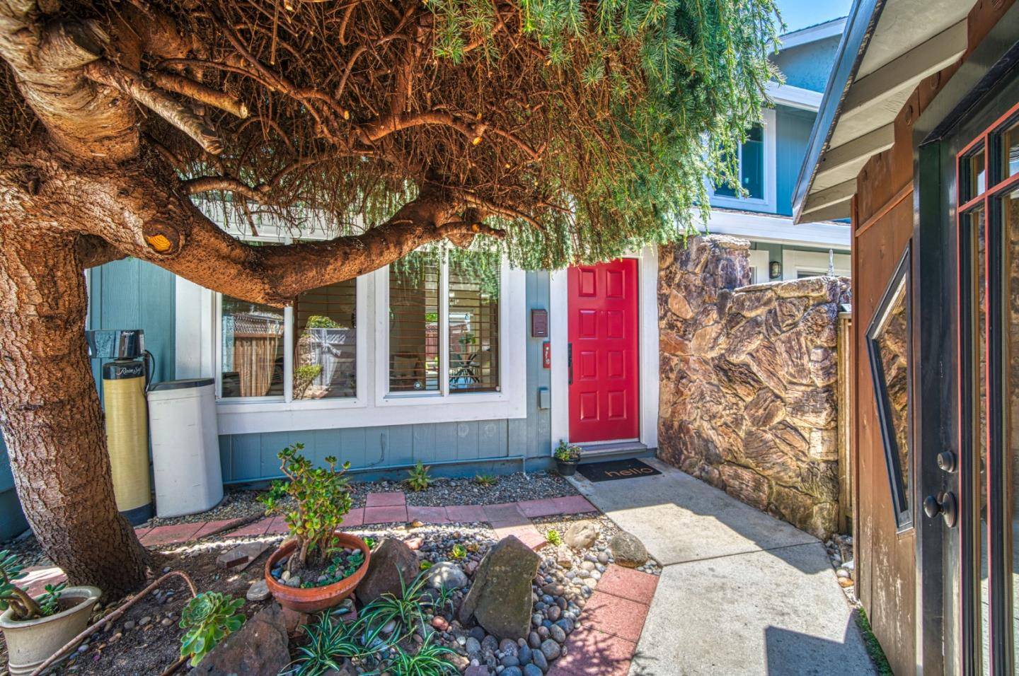 Aptos, CA 95003,294 Barkentine CT