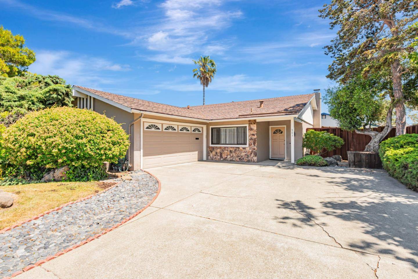 Foster City, CA 94404,301 Chesapeake AVE