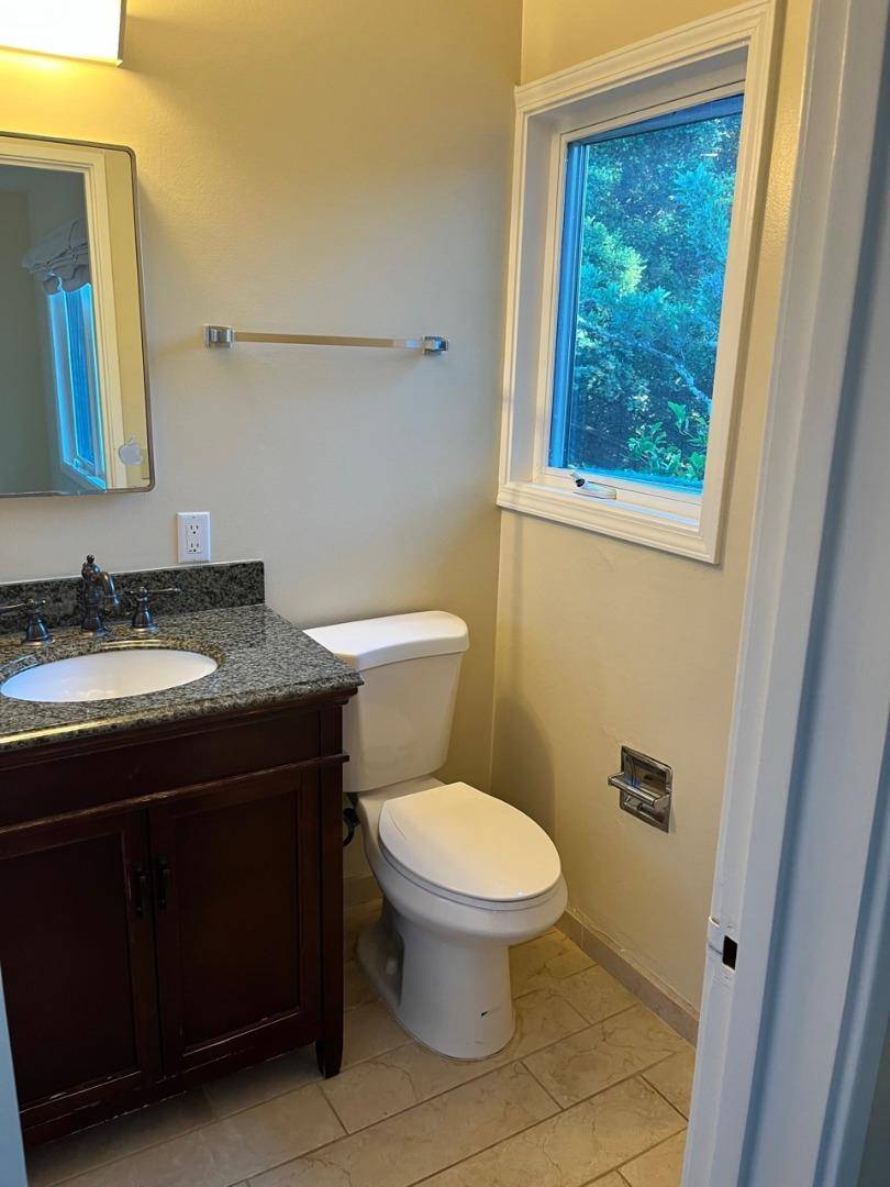 Hillsborough, CA 94010,125 Bella Vista DR