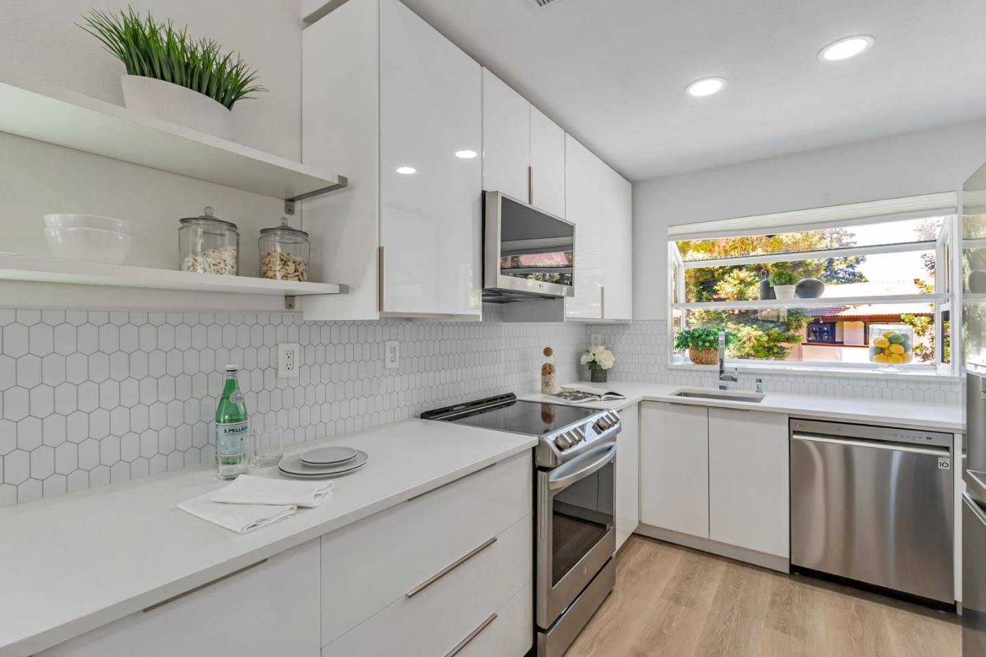 Santa Clara, CA 95051,1400 Bowe AVE 1105
