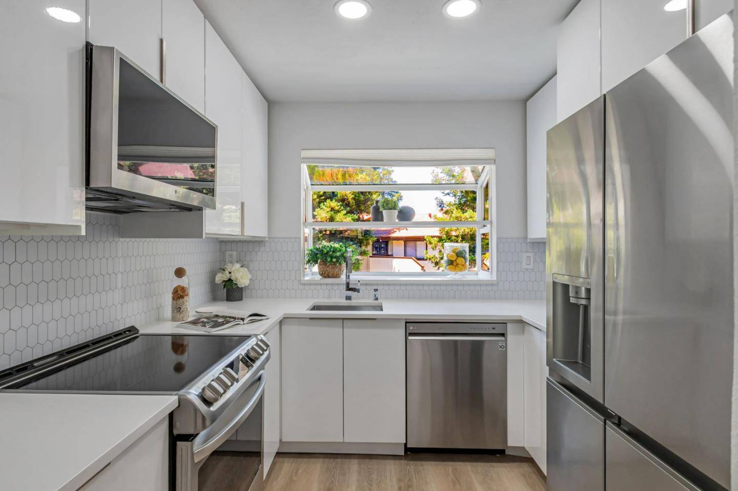 Santa Clara, CA 95051,1400 Bowe AVE 1105