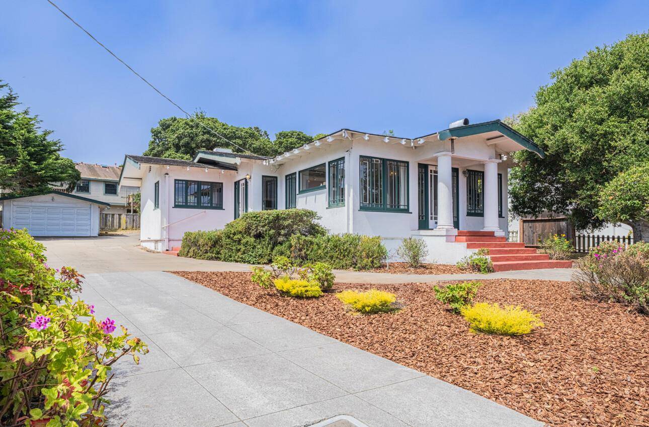 Pacific Grove, CA 93950,851 Bayview AVE