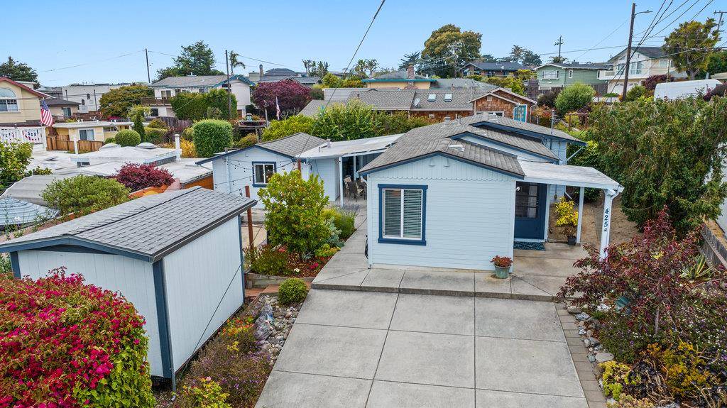 Aptos, CA 95003,425 Seacliff DR