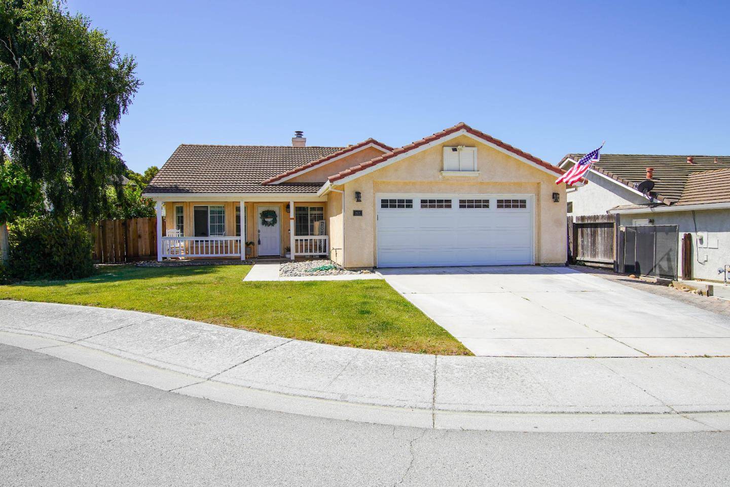 Hollister, CA 95023,2171 Spruce DR