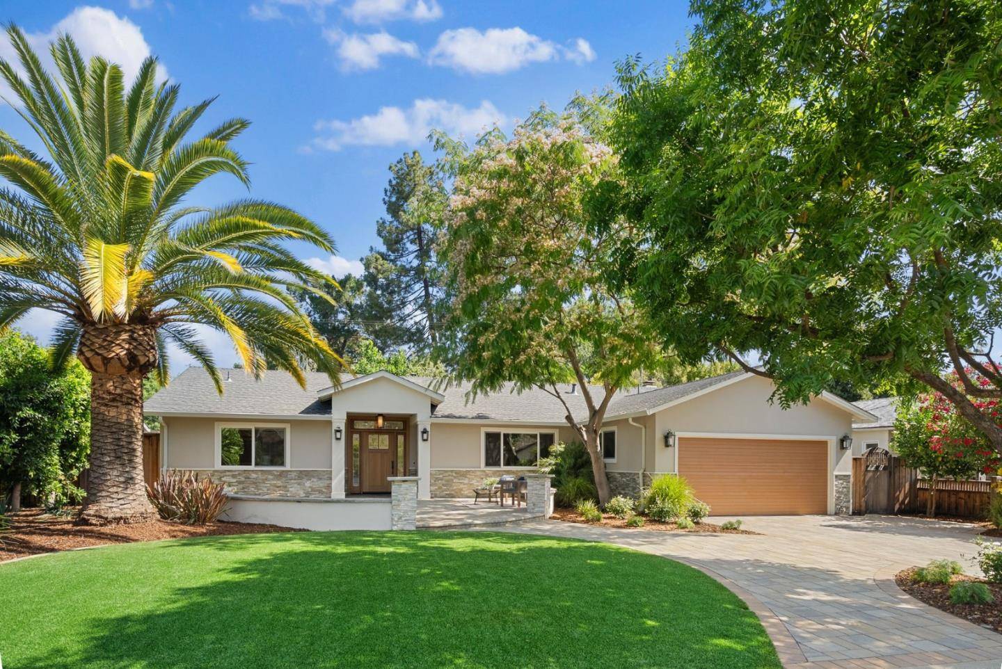 Los Altos, CA 94024,1271 Petersen CT