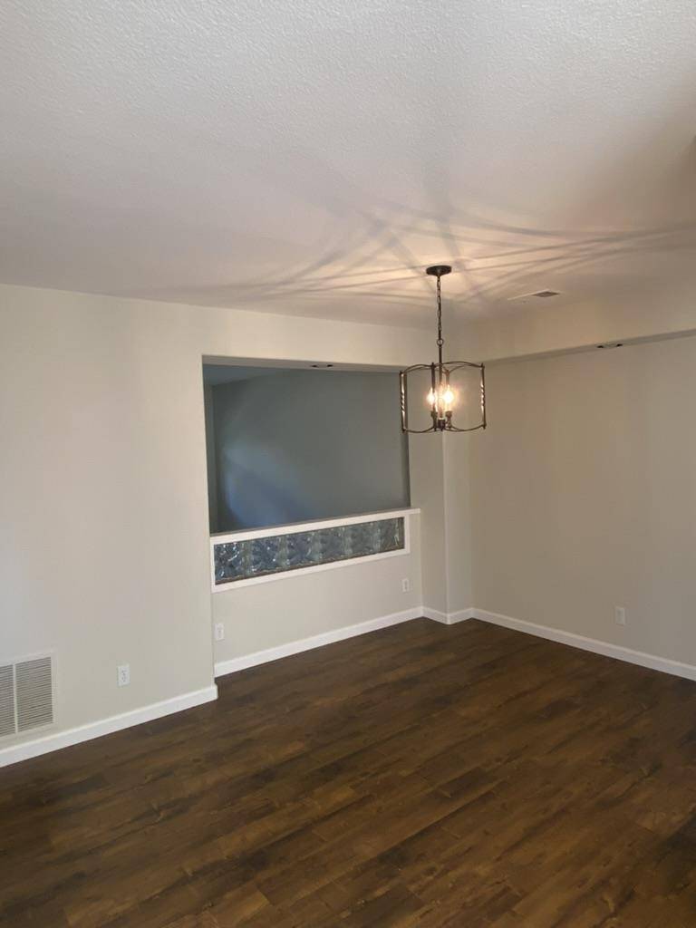 Half Moon Bay, CA 94019,56 Patrick WAY