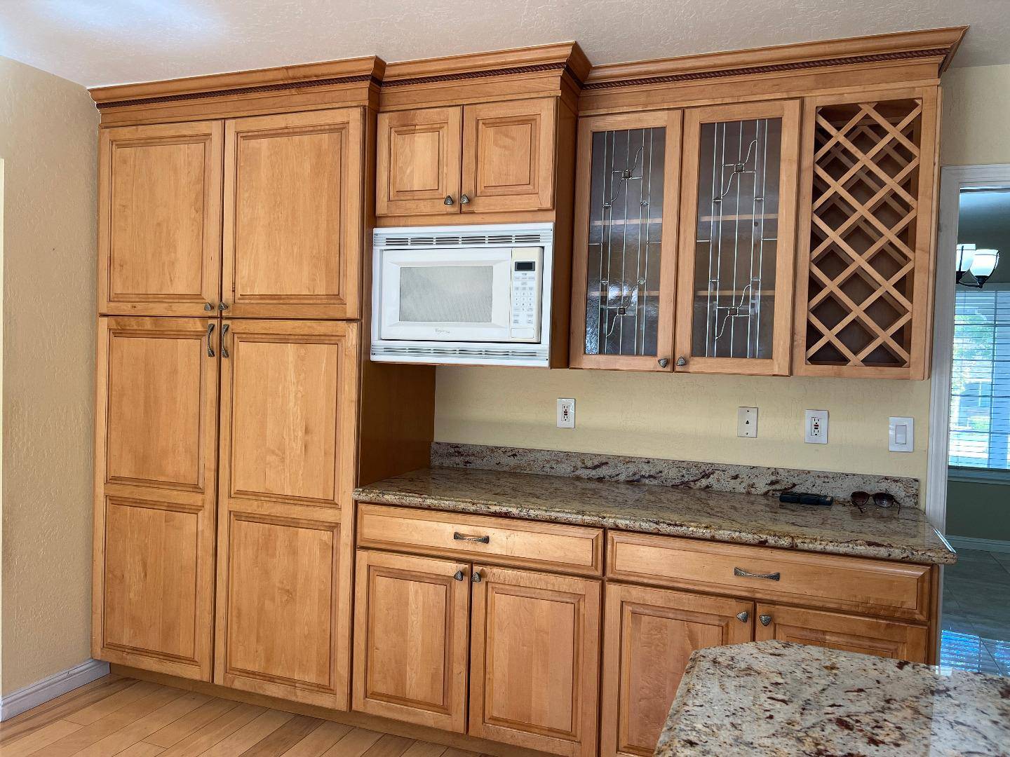 Cupertino, CA 95014,21640 Edward WAY