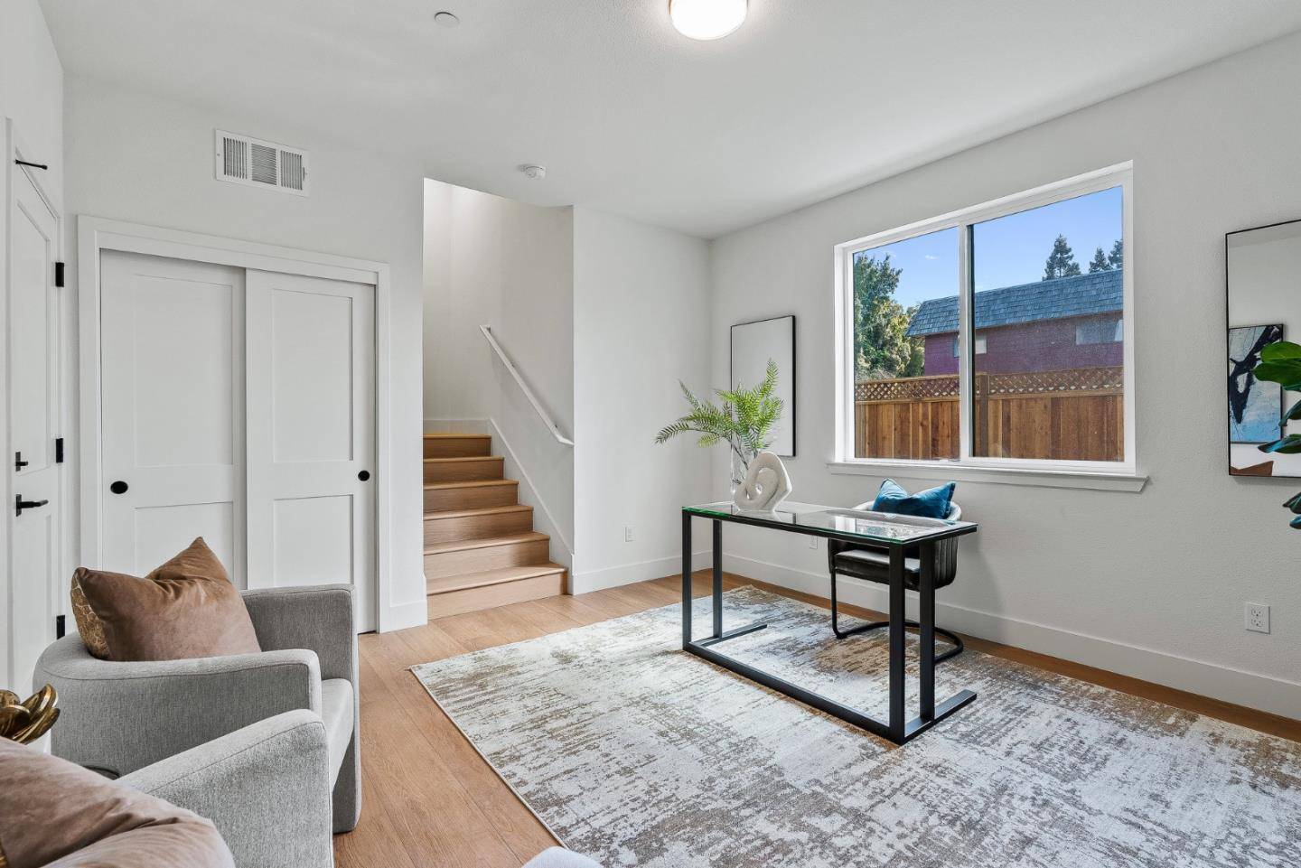 Redwood City, CA 94061,927 Woodside RD