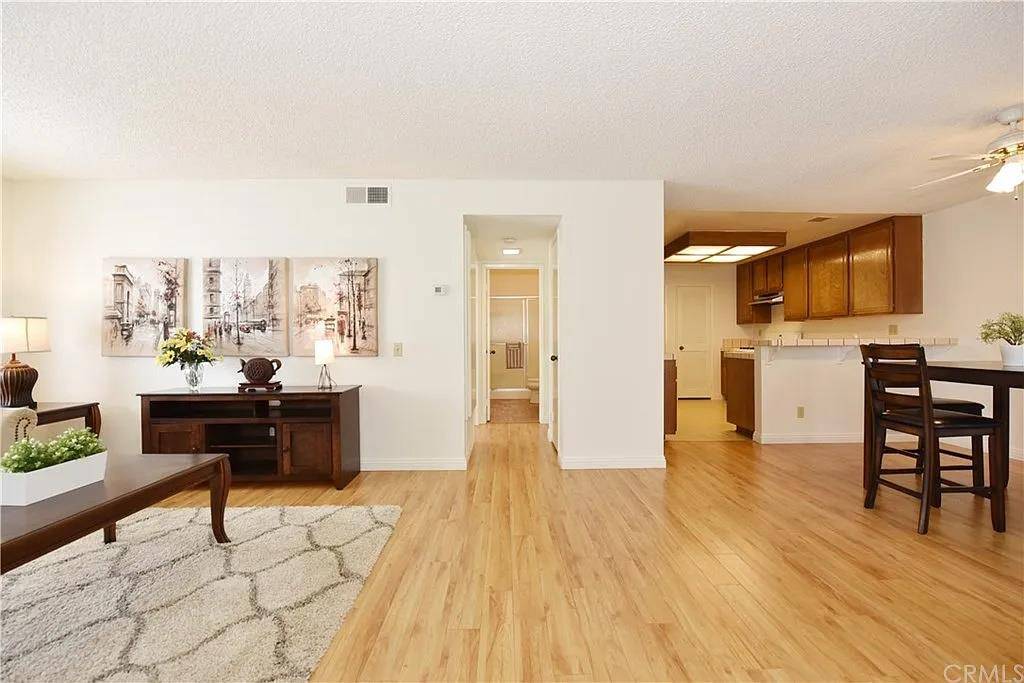 Irvine, CA 92612,93 Oxford
