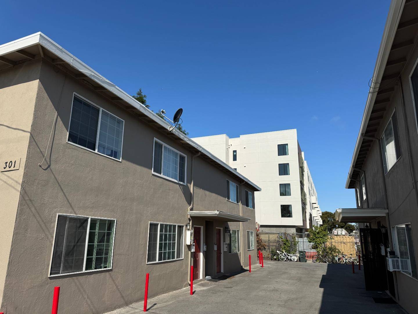Redwood City, CA 94063,301 Pacific AVE