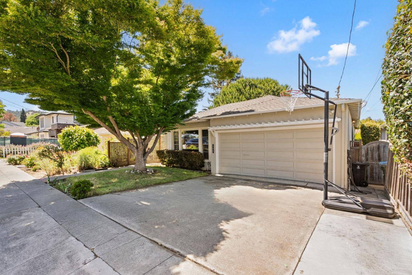 San Carlos, CA 94070,155 Oakview DR