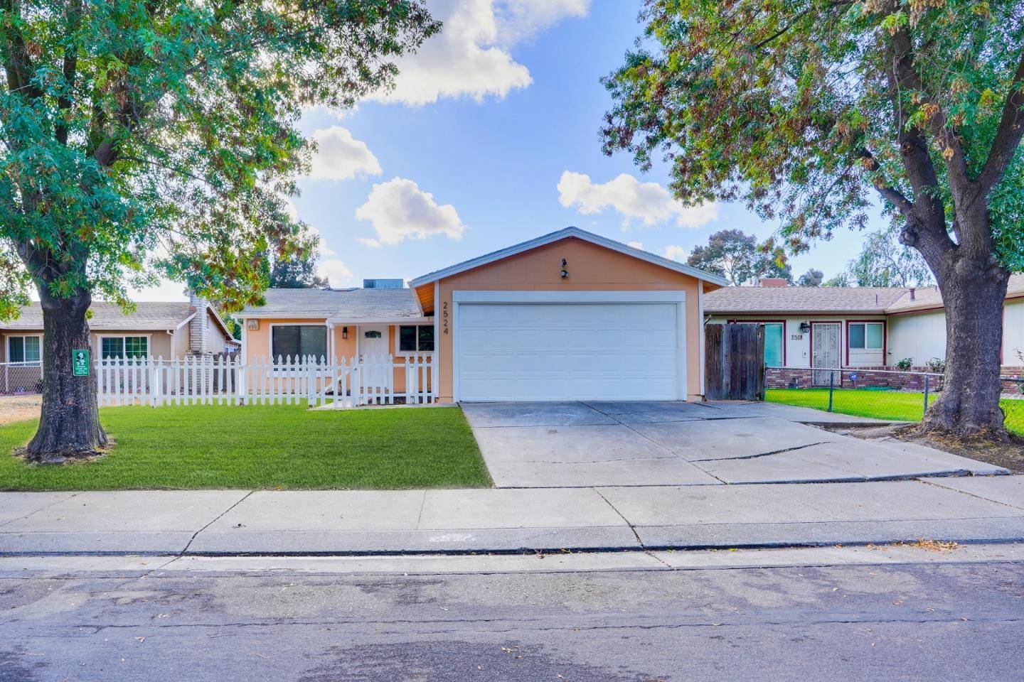 Stockton, CA 95210,2524 Pemberton CT