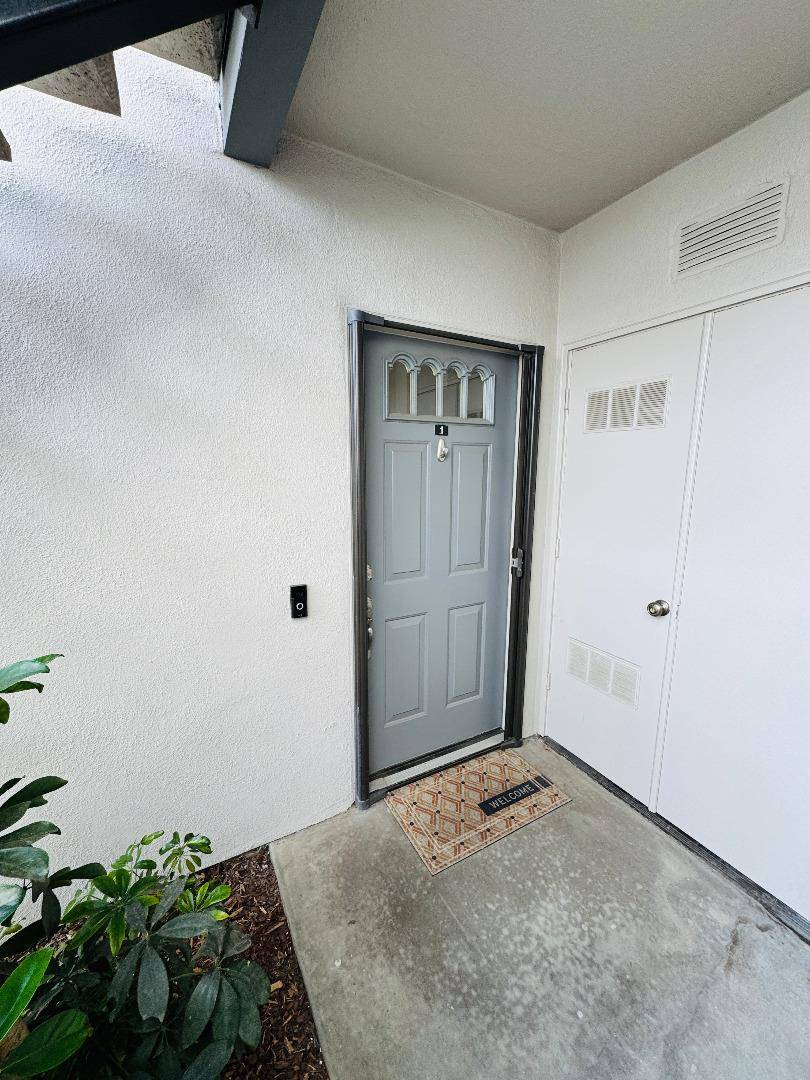 Salinas, CA 93901,1053 Riker ST 1