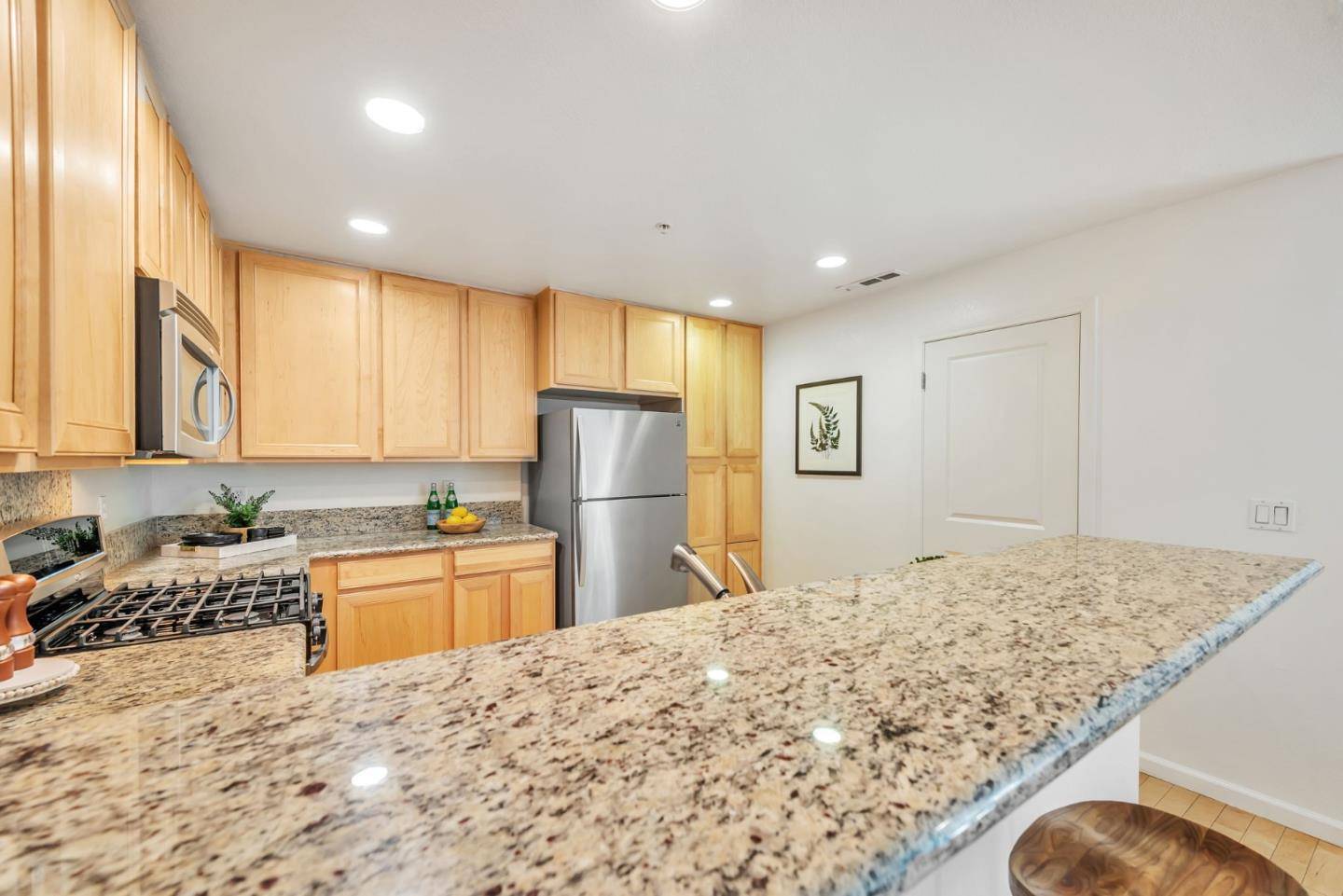 San Jose, CA 95110,87 Bassett ST
