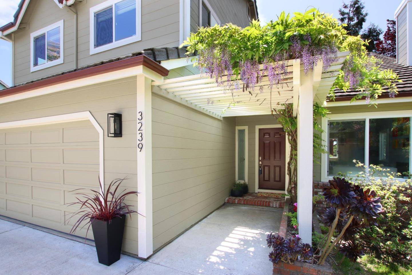 Soquel, CA 95073,3239 O'Neill CT
