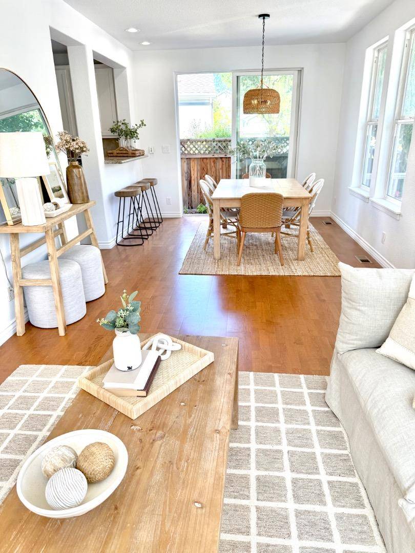 Los Gatos, CA 95032,221 Creekside Village DR