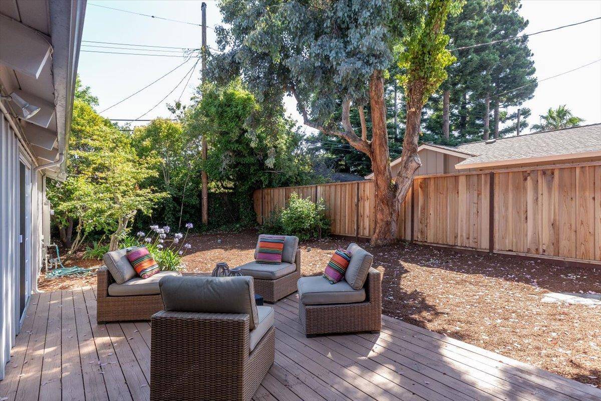 Palo Alto, CA 94306,3325 Saint Michael DR