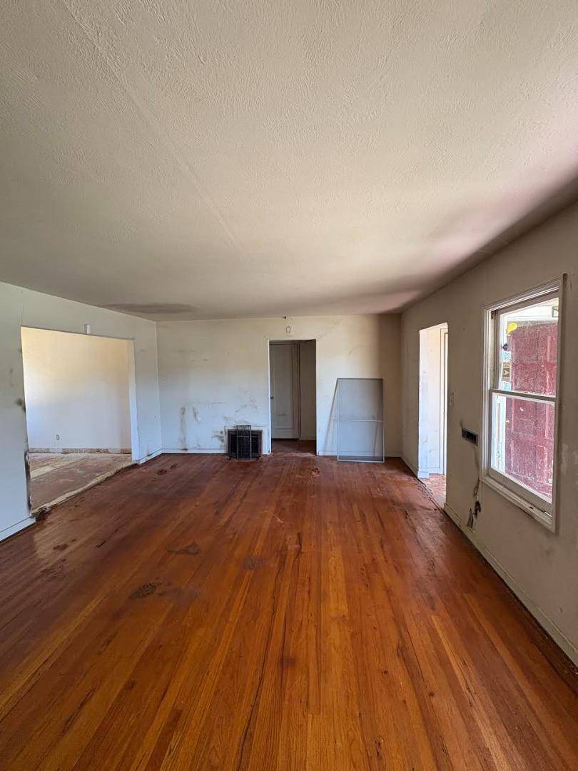 Santa Clara, CA 95050,592 Saratoga AVE