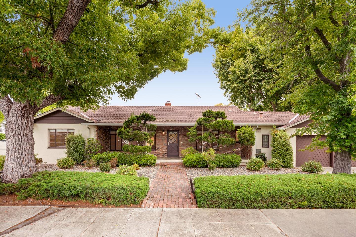 Palo Alto, CA 94303,831 Seale AVE
