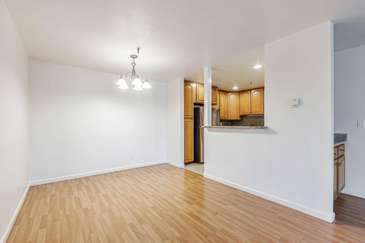 Mountain View, CA 94040,49 Showers DR W203