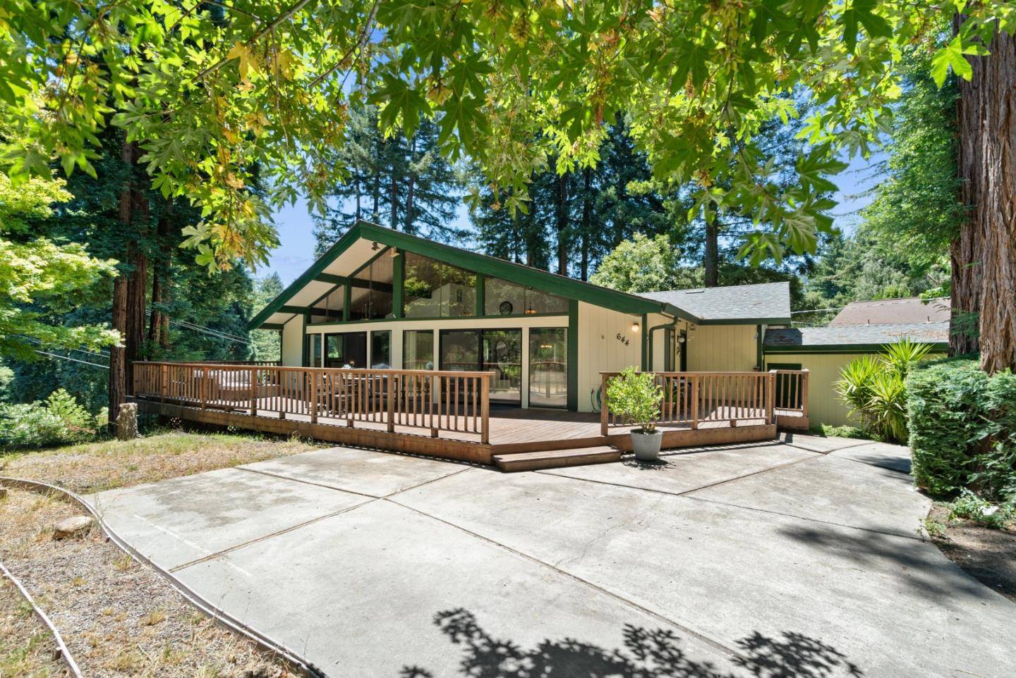 Boulder Creek, CA 95006,644 Debbie DR