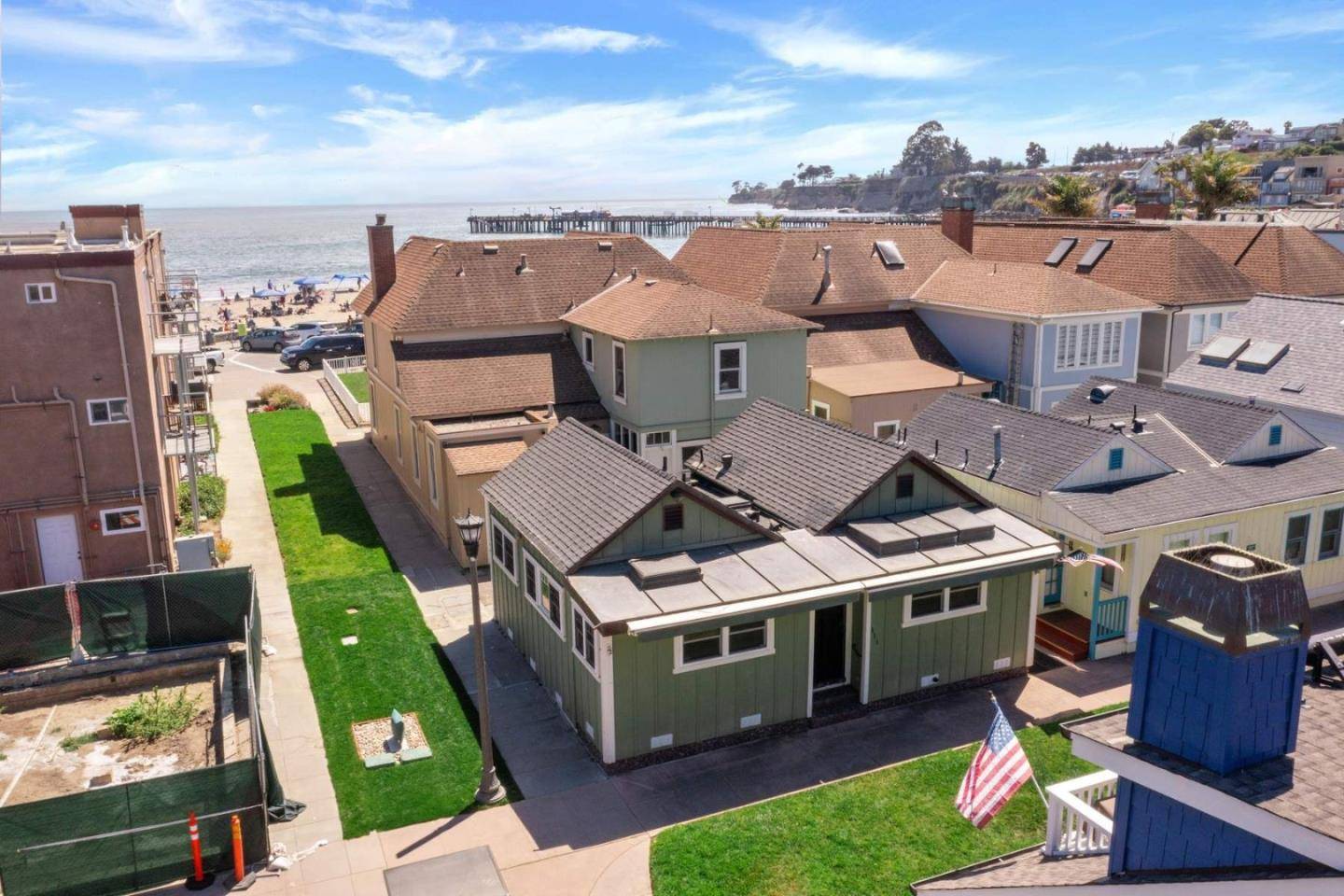 Capitola, CA 95010,111 Lawn WAY