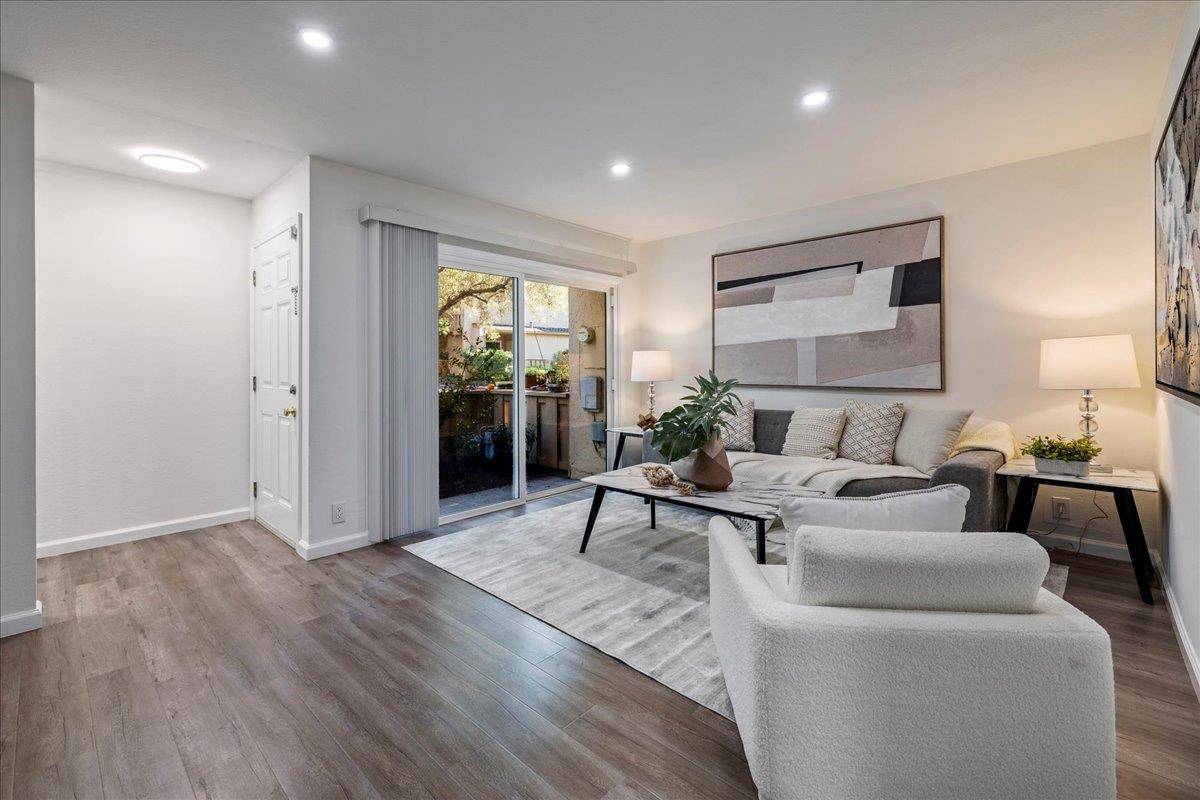 Sunnyvale, CA 94087,125 Connemara WAY 16