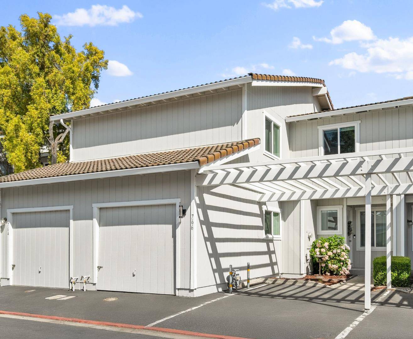 Los Gatos, CA 95032,766 Pollard RD
