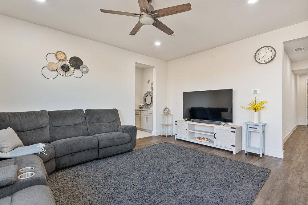 Tracy, CA 95377,7221 Diamond AVE