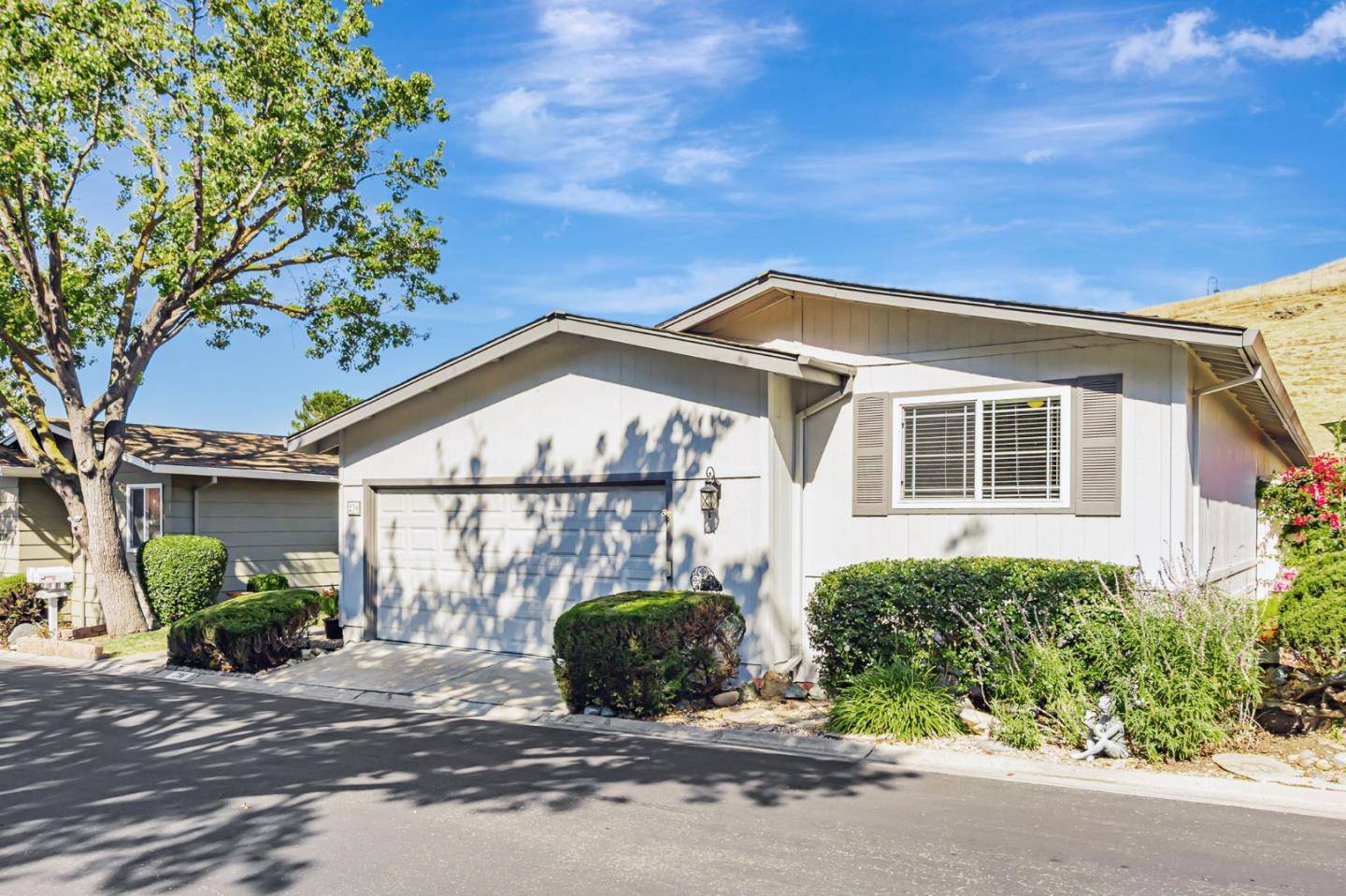 San Jose, CA 95136,236 Mountain Springs DR 236