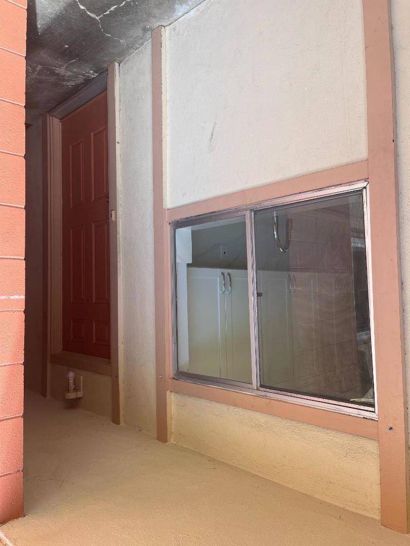 Hayward, CA 94544,27505 Tampa AVE 8
