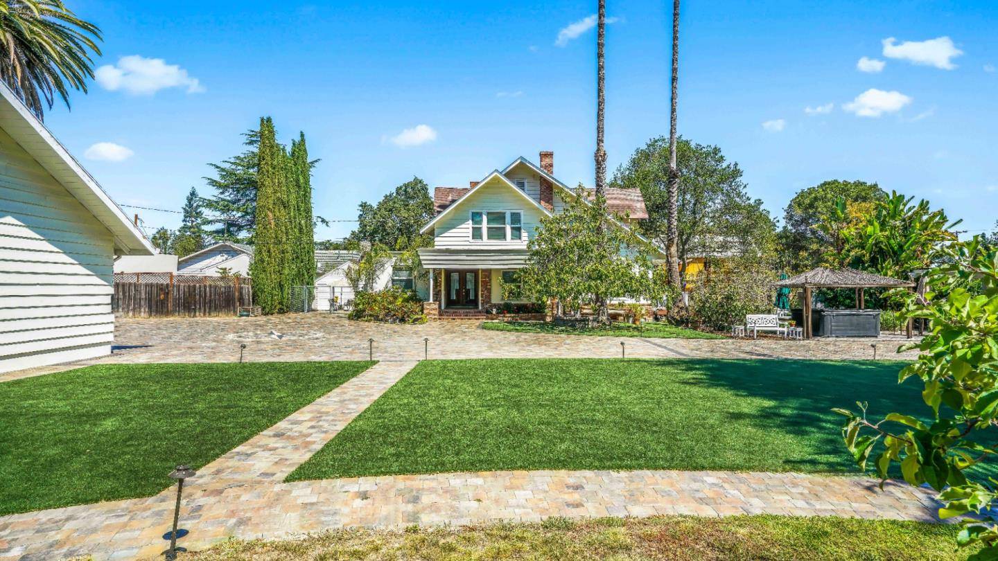Redwood City, CA 94062,1130 Edgewood RD