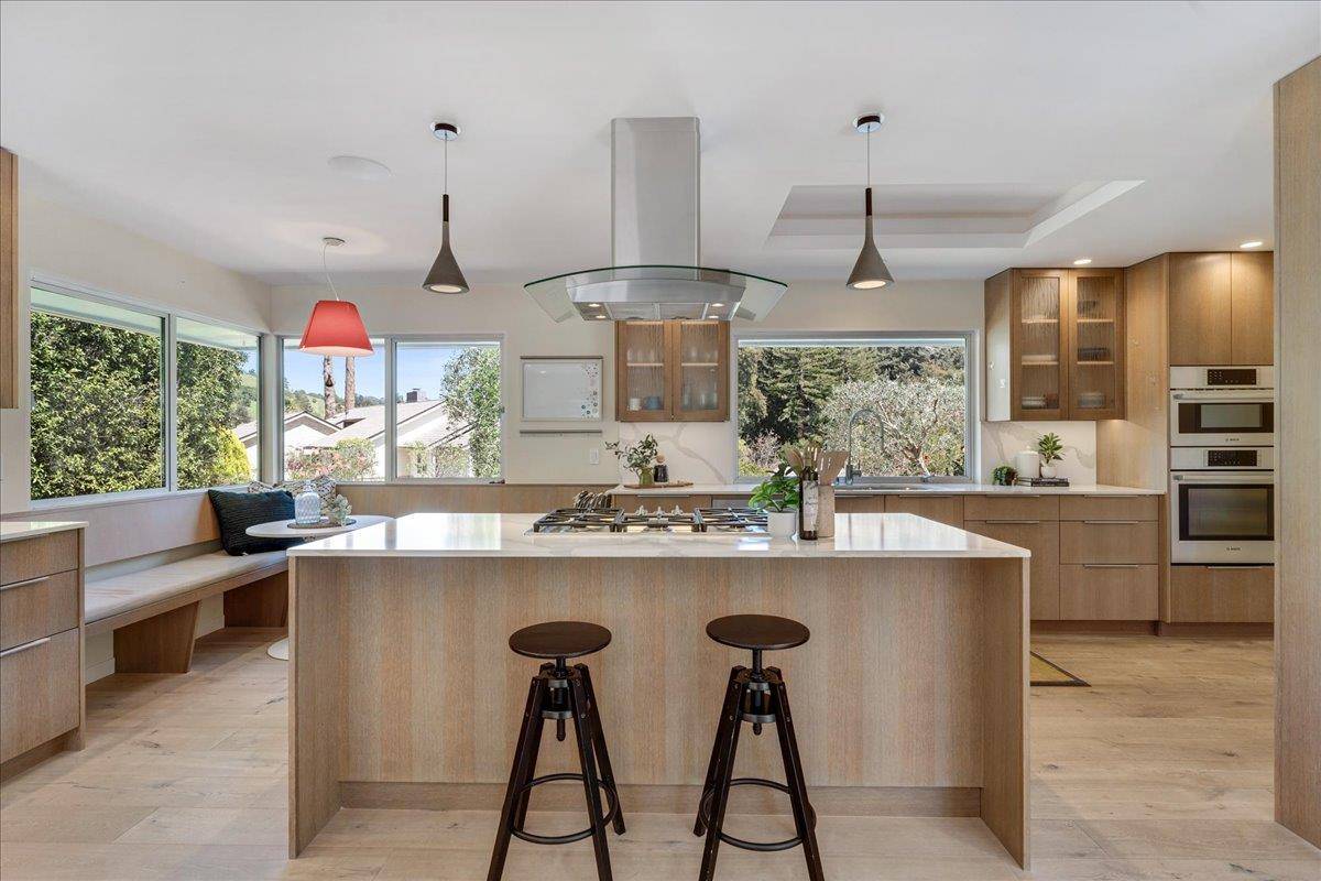 Santa Cruz, CA 95060,111 Esmeralda DR